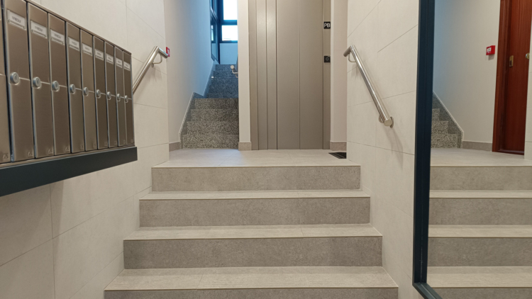 Instalación de Ascensor en C/ Avenida Lourdes. Elorrio